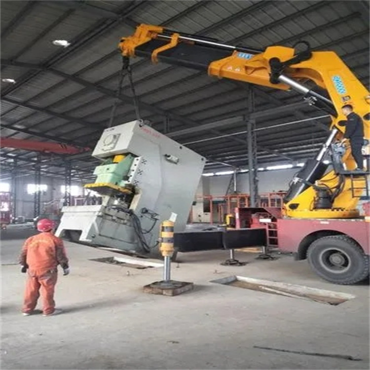 梅江80吨折臂吊车出租附近电话